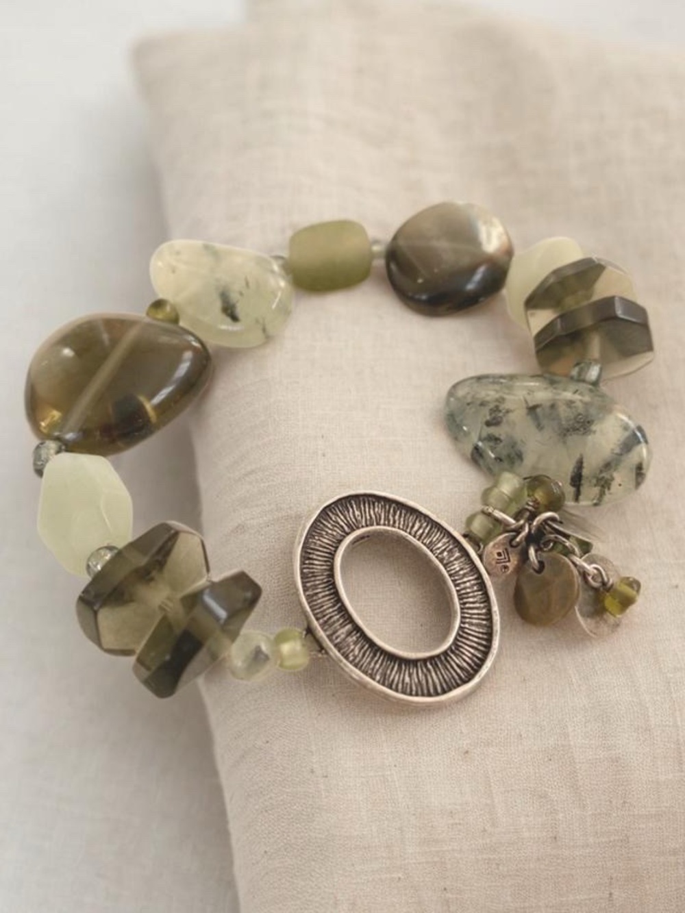 Silpada Handcrafted Olive Green Beaded Stretch Bracelet fits up 7” inches B 1990